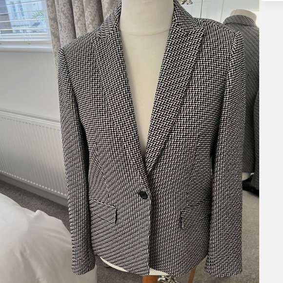 Black and white Tailored Blazer - Picture 4 of 9